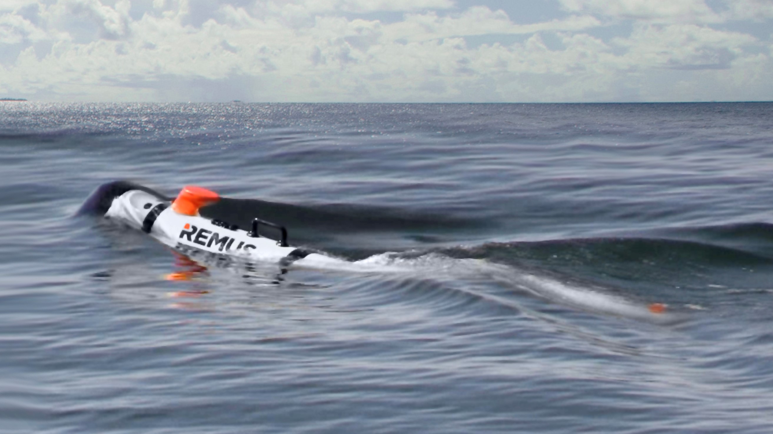 featured
REMUS 300 IN WATER_gray